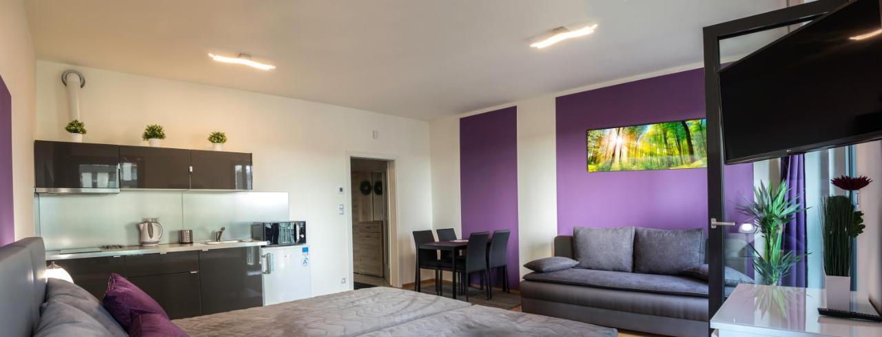 Lejlighed In Residential Tower - Parking Prag